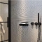 Geesa, Frame, Douchekorf met zwarte inzet, plat staf, verchroomd, messing, 75 x 210 x 108mm (HxBxD)